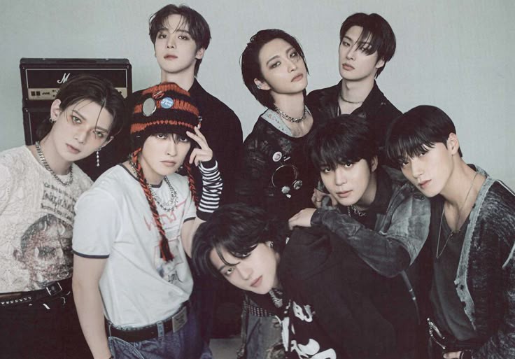 httpsyusan's tweet image. ateez members as @5SOS songs ★🎸🎧
✮ a very self indulgent thread ✮