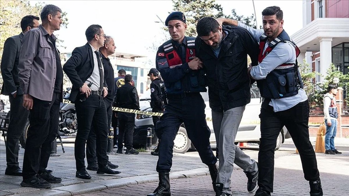 izgazete2's tweet photo. Yenidoğan Çetesi davasında çarpıcı ifadeler: Duruşma ertelendi!
📌İstanbul’daki Yenidoğan Çetesi’nin yöneticileri ve üyelerinin yargılandığı davada, sanıkların savunmalarındaki çarpıcı ifadeler dikkat çekti. Duruşma, ertelendi.
#dava #yenidogancetesi #durusma
https://t.co/5nbAztSrRJ