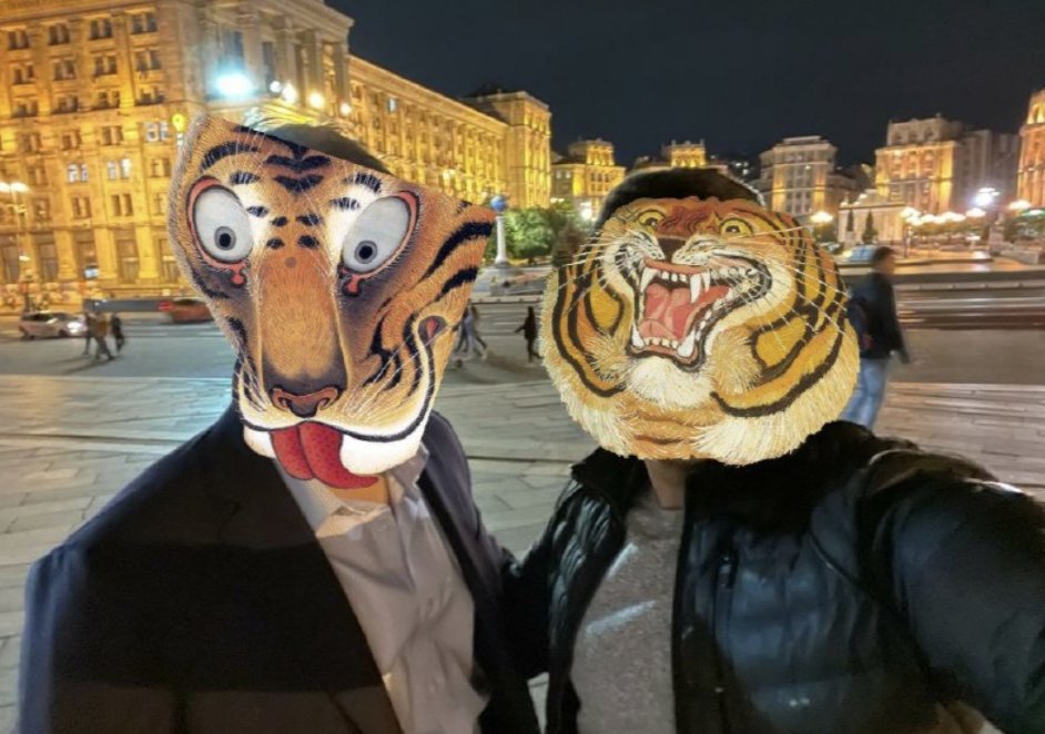 Zmei_Hhsss's tweet image. In the summer of 2021, I travelled to Kiev from Moscow, convinced there would soon be a full-scale war.
I hated what Ukraine became after the 2014 coup: a banana republic purging the country of its own Russianness: assassinations, arrests, bombing Donbass, banning political…