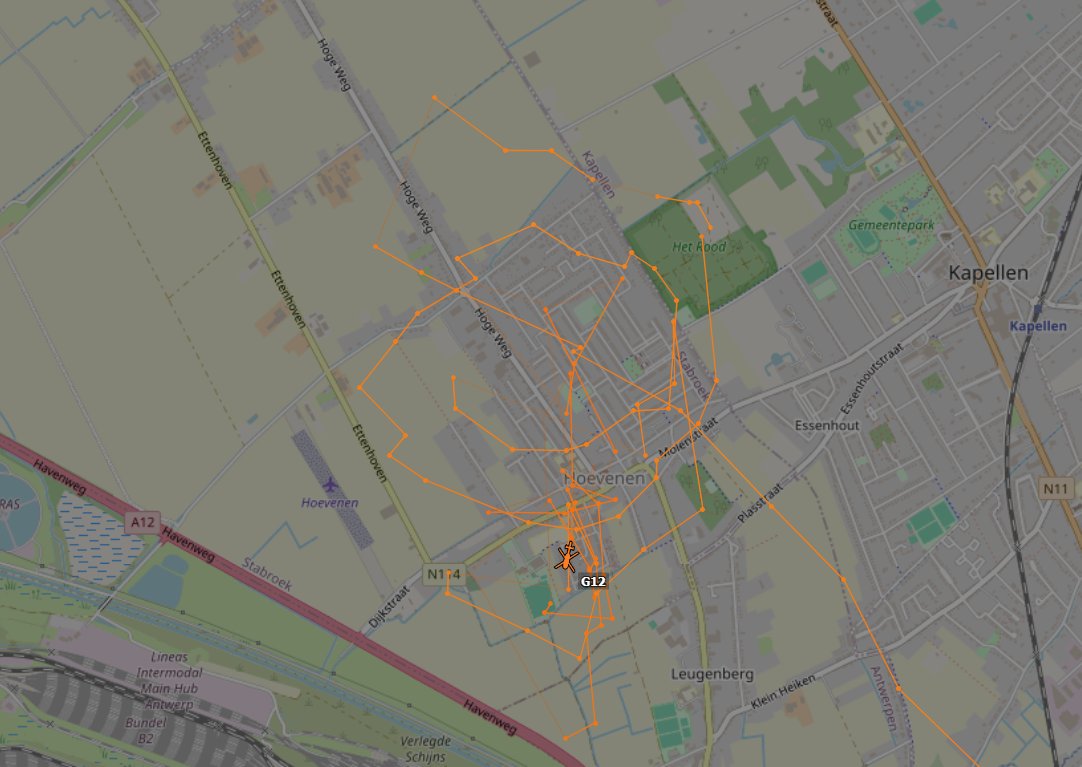 BelgianSky's tweet photo. Actuellement l'hélicoptère de la #PoliceFédérale 🇧🇪(RAGO/G-12) est en mission d'appui dans le section #Hoevenen de la ville de #Stabroek, province d'#Anvers.
Selon des rumeurs sur les réseaux sociaux, il rechercherait un enfant de 10 ans porté disparu. https://t.co/NnuPPkaGxt