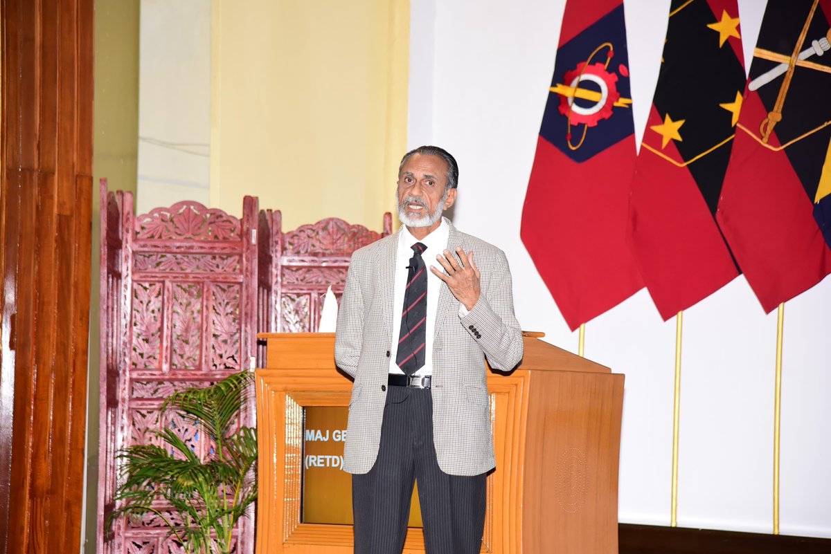 dprohyd's tweet image. Maj Gen K Eswaran, VSM (Retd) delivered an inspiring talk on "Leadership, Morality &amp;amp; Ethics" for over 200 Diploma &amp;amp; #Agniveer trainees at #MCEME on 19 Feb 2025. His profound insights reinforced the core values of professionalism &amp;amp; ethical soldiering. 
#FutureWarriors
@adgpi 
1/2