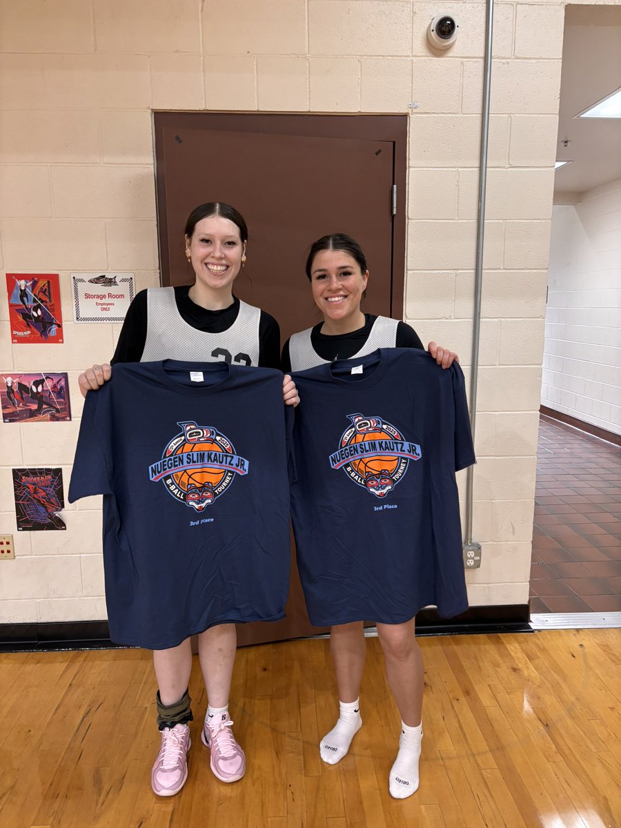 Native monkey family tweet media