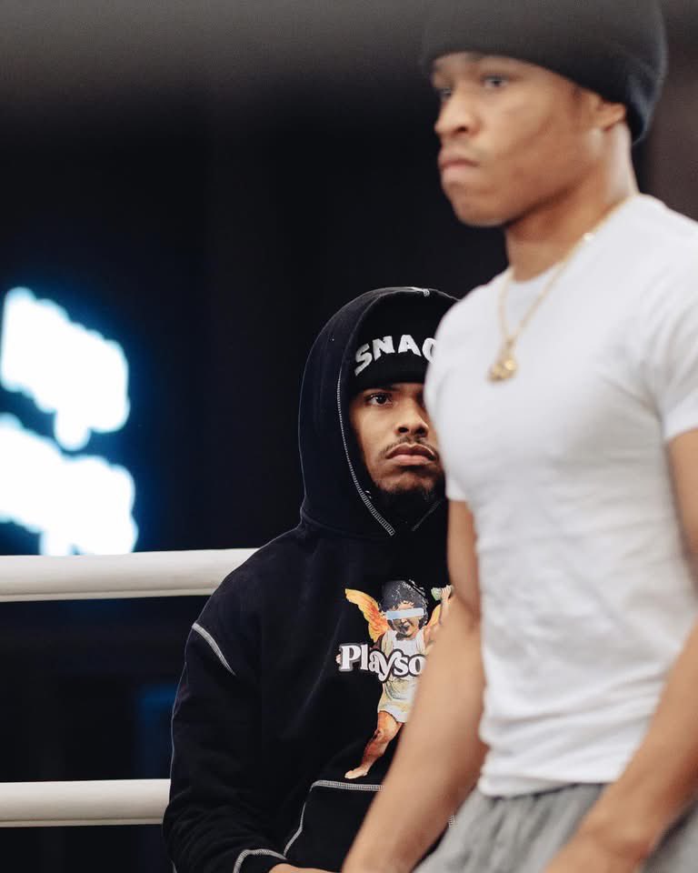 SugarShaunP4P's tweet image. “Another 🦆 bites the dust!! But the SHOW must go on we are focused and ready for Saturday night and I’m not worried bout nothing outside of my control it’s time to go to work Thank u God for allowing me to still showcase my talents”! #Feb22nd #MostFearedManInBoxing 
[📸 Shakur