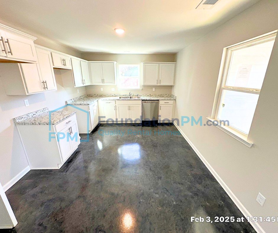 Foundation_PM's tweet photo. 🏡 BRAND NEW HOME ALERT! 🚀 Immediate Move-In Available!

🟢 ZERO MOVE-IN!
📅 1st Month's Rent FREE!
📞 Call 901-602-5737 to book your tour!
🛠️ Visit our website &amp; use the LIVE CHAT for assistance.

#NewHome #MemphisLiving #RentalHomes #FamilyFriendly  #DreamHome https://t.co/g32HHQVnUf