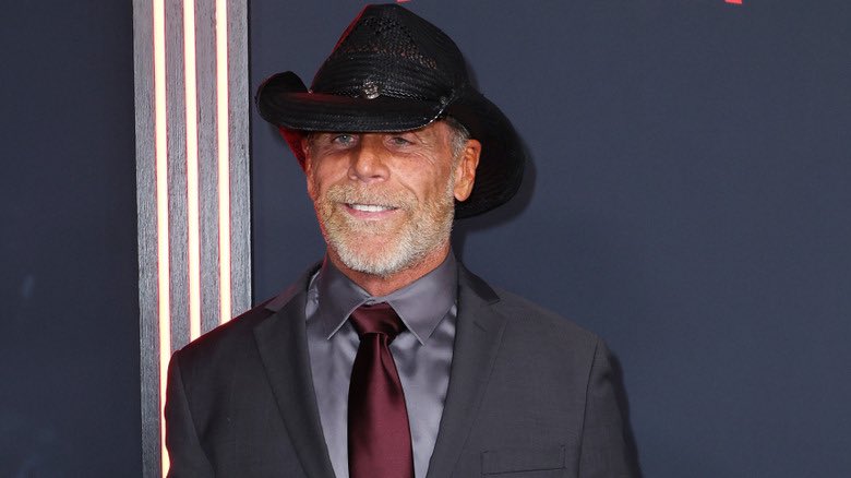 🚨🚨🚨¡ÚLTIMA HORA!🚨🚨🚨

Fandango (JDC) reveló en entrevista con Monopoly Events que HBK, Shawn Michaels, le confesó que siente que tiene una o dos luchas más en su tanque. ¿Quisieran ver una última lucha HBK en los cuadriláteros de la WWE?