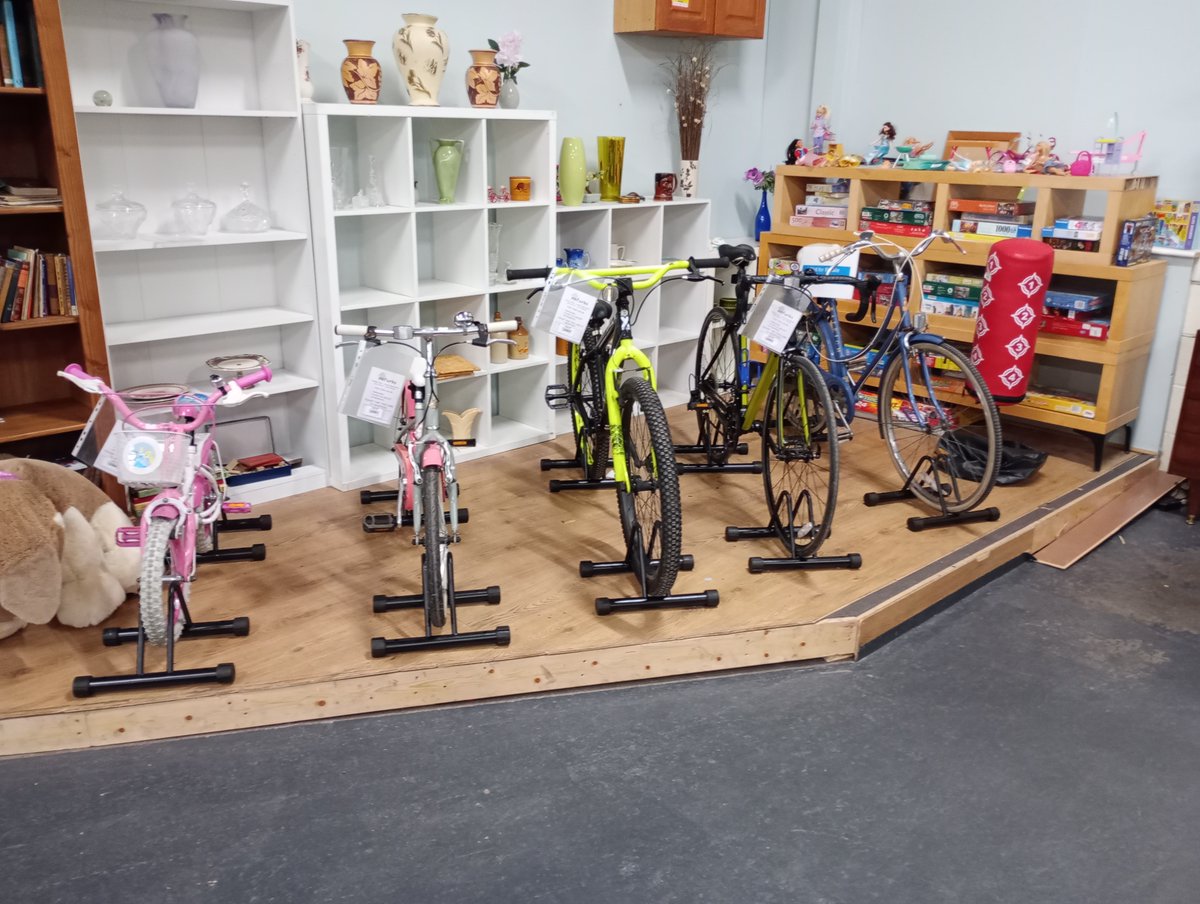 RefurbsFlint's tweet image. Want to get fit and enjoy more fresh air this year? We have a range of adult and child bikes available at our bike shed! 🚴‍♂️

Visit us in person or give us a call to find out more.