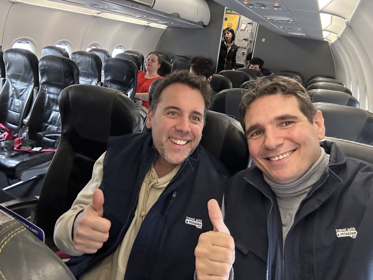 C’est parti pour une nouvelle mission avec mon ami Jérémie.

2 jours pour une conférence internationale sur la paix à Istanbul puis 5 jours en Palestine via Israël.

Je vous partagerai des photos.