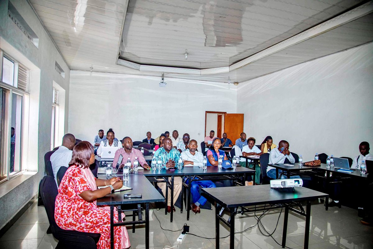 KayonzaDistrict's tweet photo. Today, Vice Mayor in Charge of Economic Development Hope Munganyinka, led a reflective session with JADF partners in the Economic Cluster to brainstorm and align their projects with the District Development Strategies. https://t.co/o1KTRNrRKb