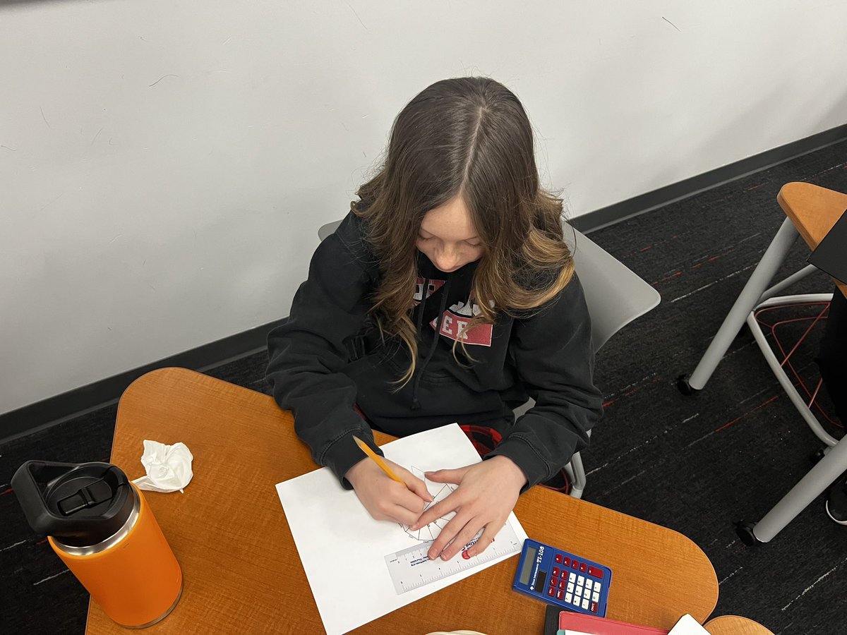 MrsStrole's tweet image. M8 Ss @FJHChargers are using their understanding of the Pythagorean Theorem to create the Spiral of Theodorus. Then Ss create a unique piece of artwork out of their spiral. #seeingmath