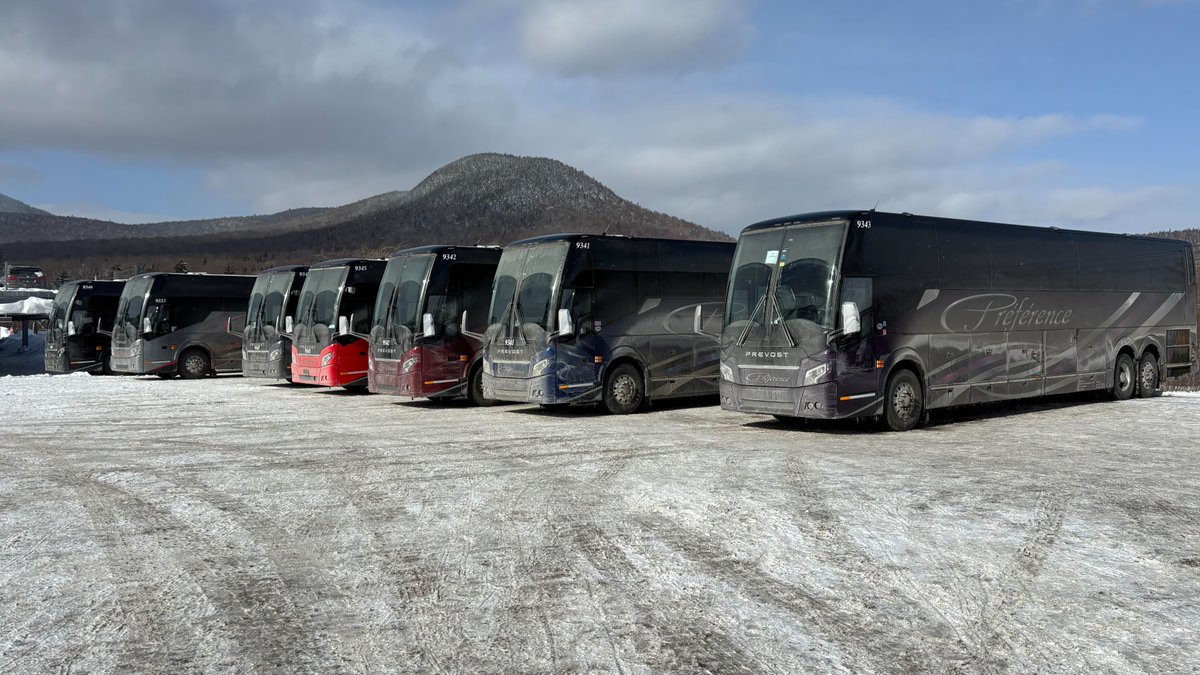 A little road dust? Just a flex for hard working #Prevost coaches. 💪

📸 Autocar Preference
