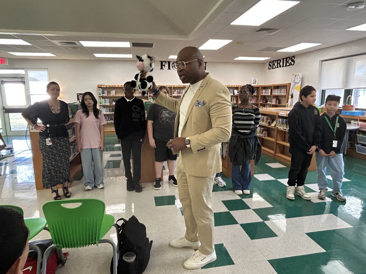W. B. Duncan M.S. (@duncan_middle) on Twitter photo Motivational speaker (and author)
<a href="/jofreeman/">Joe Freeman</a> presenting to our Literary Academy, Reading & ESOL students today! Inspiring our Panthers with ways to unlock their potential 💚 <a href="/duncanpto/">Watson B. Duncan PTO</a> <a href="/SDPBCChoiceCTE/">SDPBC Choice/Career</a> <a href="/Area4SuptPBCSD/">North Region PBCSD</a> <a href="/EsolPbc/">ESOL PB Schools</a> Motivational speaker (and author)
<a href="/jofreeman/">Joe Freeman</a> presenting to our Literary Academy, Reading & ESOL students today! Inspiring our Panthers with ways to unlock their potential 💚 <a href="/duncanpto/">Watson B. Duncan PTO</a> <a href="/SDPBCChoiceCTE/">SDPBC Choice/Career</a> <a href="/Area4SuptPBCSD/">North Region PBCSD</a> <a href="/EsolPbc/">ESOL PB Schools</a>