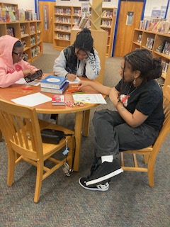 SmallwoodMedia's tweet photo. Our 8th grade #AVID classes visited the library for a lesson on gratitude &amp; compassion. Meaningful discussions from a great group of students. @SmallwoodMS https://t.co/RuKbBeqSsk