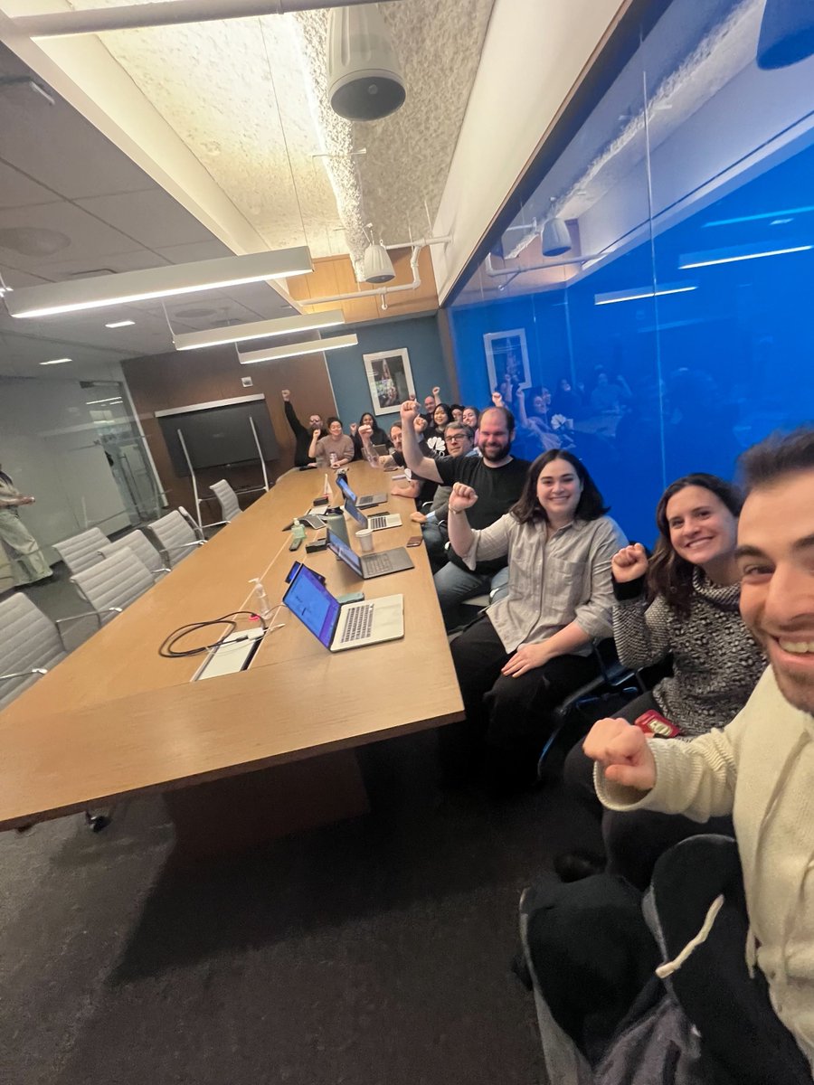 nbcnewsguild's tweet image. Where’s @cesarconde_?
Our members are back at the table for two days of marathon negotiations, but @NBCNews only sent two lawyers who still won’t give a reason for last months’ illegal layoffs.
FAIR CONTRACT NOW!