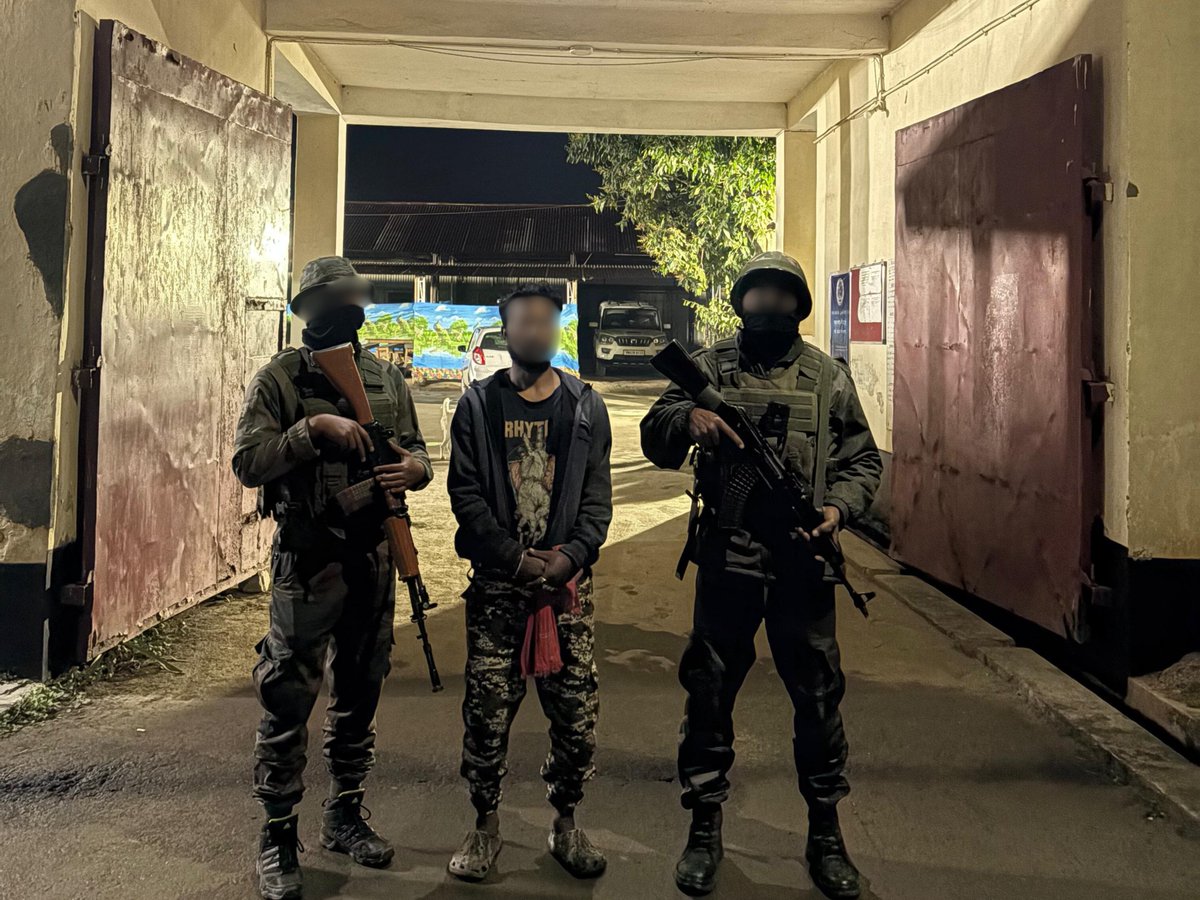 Spearcorps's tweet photo. #AssamRifles formation under #SpearCorps in coordination with @manipur_police launched intelligence-based operations in Imphal East and Tengnoupal districts of #Manipur on 18- 19 Feb 25, apprehended one cadre, destroyed bunkers and recovered four weapons comprising automatics, pistols, ammunition and war like stores.
@adgpi
@easterncomd
@official_dgar
Facebook - https://t.co/FmehK5vnwD
Instagram - https://t.co/iAQLDLav3X