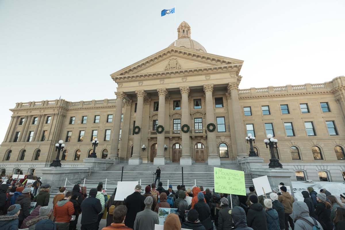 Le 16 janvier, le gouvernement de l'Alberta a discrètement levé le moratoire (cpawsnab.org/all-news/morat…) sur le développement et l'exploration des mines de charbon.  
Agissez: cpaws-southernalberta.org/get-involved/t…
📸 M. Belland
