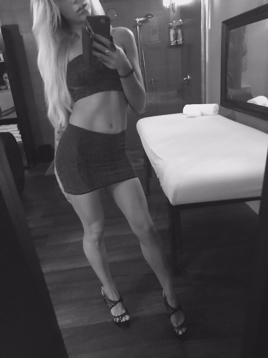 bir tek erkeğe masaj yaparken çavuşunu arkamdaki iki tepenin arasında gezdirsem mutlu olurmuu ?