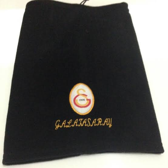 kayagibidiyar's tweet image. uludağ grand yazıcıda versace mont moncler bereyle kış tatili yapan kızla konuşurken bizi soğuktan koruyan aksesuar