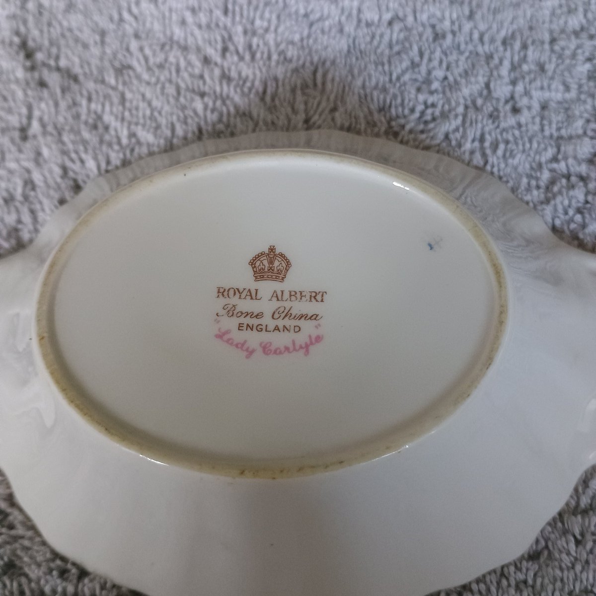 Dick_Havenaar's tweet image. Royal Albert

Lady Carlyle bonbonschaaltje (15 cm)

vintage, in perfecte staat

€ 12,50

#tekoop #servies #bonbonschaaltje #vintage