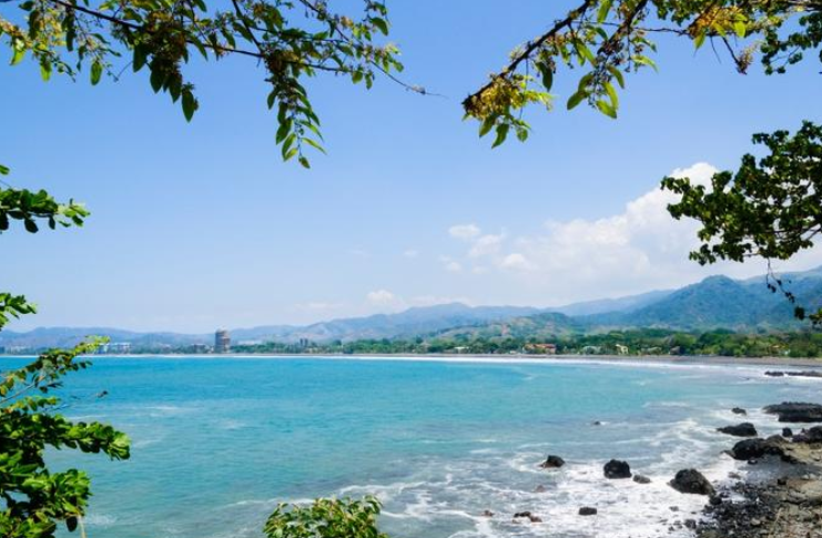 portfolio_token's tweet photo. 🌿 Carara National Park: A Hidden Gem

Carara National Park is one of Costa Rica’s most beautiful and diverse natural areas. 

Located along the Pacific coast, this park is famous for its thriving wildlife, lush rainforests, and breathtaking landscapes. 

It is home to scarlet macaws, white-faced monkeys, jaguars, and hundreds of bird species. 

The park’s unique location, where the dry forest meets the tropical rainforest, makes it a paradise for nature lovers. Visitors can explore well-maintained hiking trails, discover hidden waterfalls, and witness some of the best wildlife spotting opportunities in the country. 

Staying near Carara means being surrounded by nature while enjoying modern luxury.