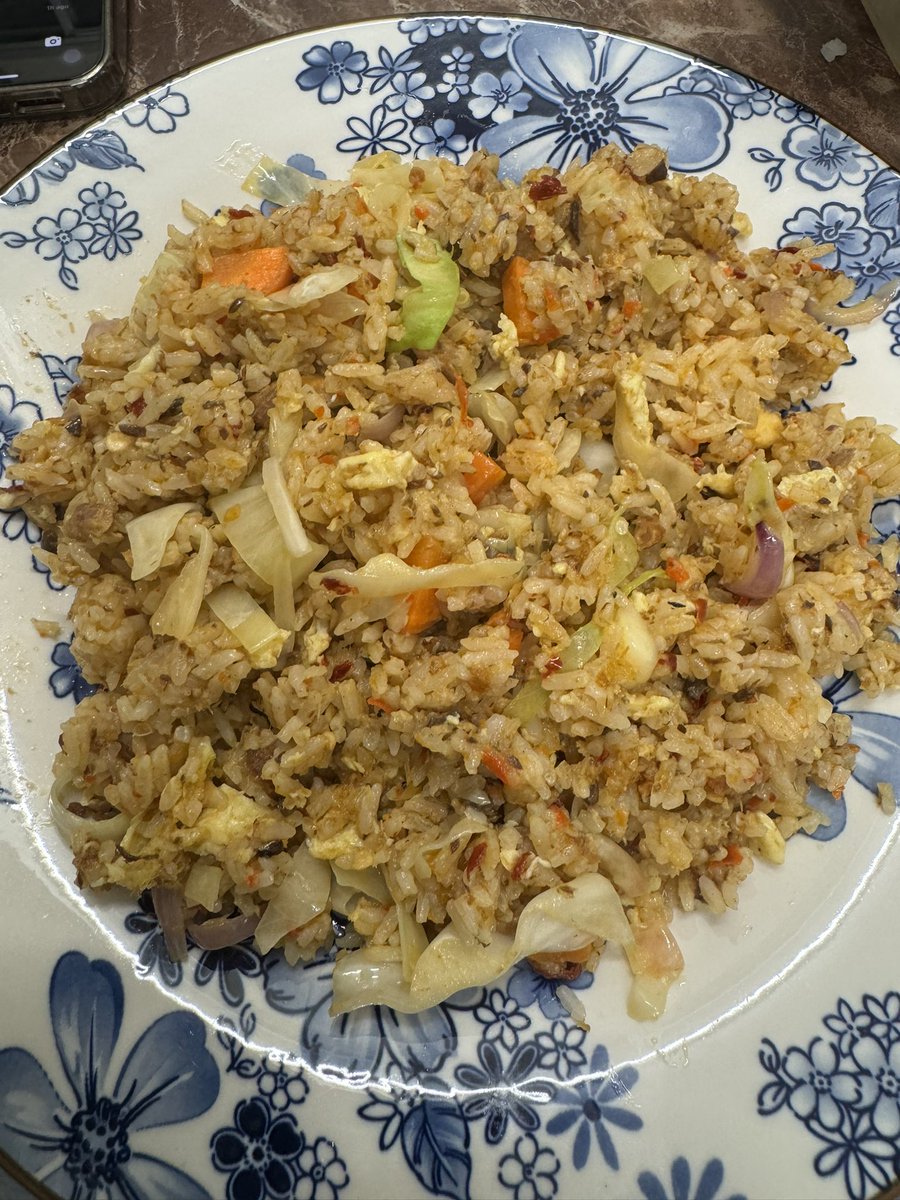 ahmadmaslan's tweet photo. 1) #NGAM #NasiGoreng Ahmad Maslan campur sardin

2) Sos sardin yg tak dicampur dlm nasi goreng, saya tumis dgn telur, bawang, lada merah, celery &amp; perisa. Sedap✅

3) Makan lauk (2) itu dengan biskut tawar &amp; roti wholemeal #Gardenia

4) Sardin keluaran Adabi yg saya guna. Baik👌 https://t.co/d9NHuR7aMt