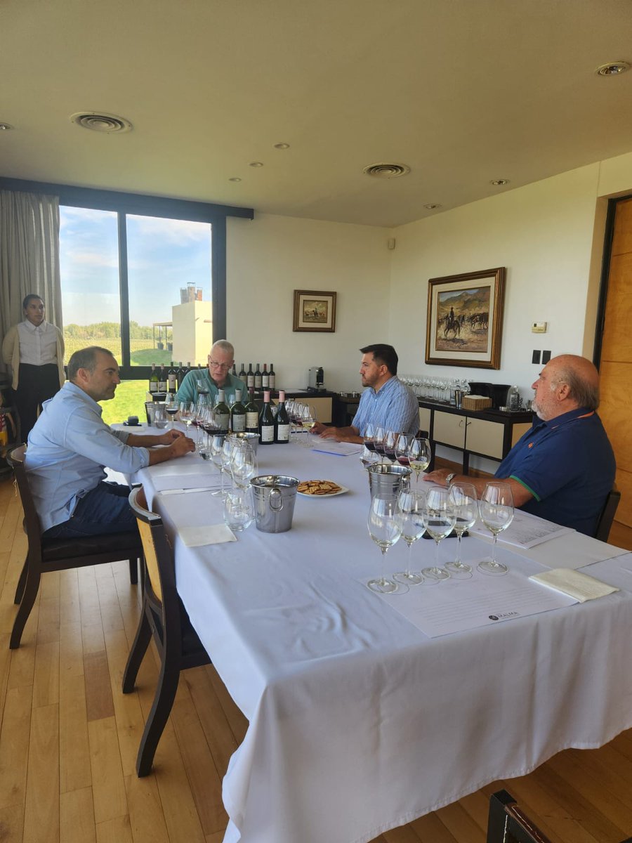 Recibimos a <a href="/timatkin/">Tim Atkin</a>  en Malma para compartir nuestra pasión por la viticultura patagónica. 🍷✨

Un honor recibir a una de las voces más influyentes del vino y mostrarle el alma de la Patagonia. 
#TimAtkin #BodegaMalma #Patagonia