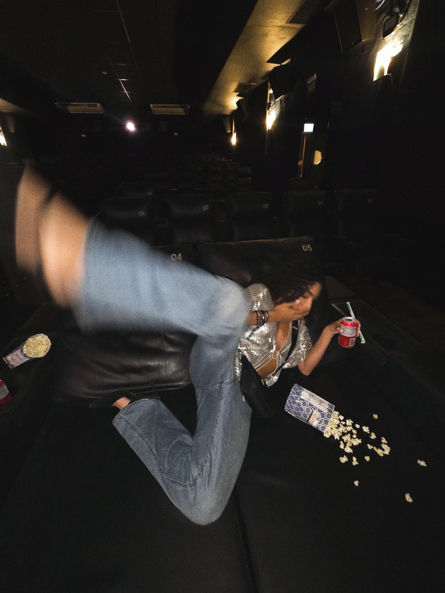 anygabrielly's tweet photo. movie night 💫 https://t.co/G4yVJNbaFJ