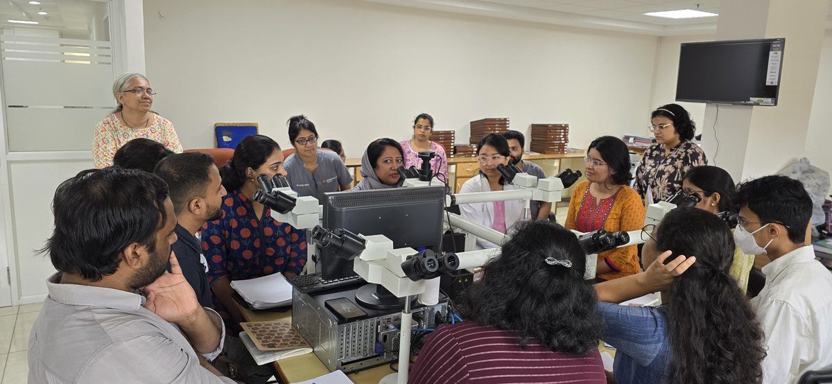 Continuing with our #alumnustalks, <a href="/FatimaShamsPath/">Fatima Shamsuddin</a> conducted a slide seminar for our residents on the third of this month. <a href="/JR_Kini/">Jyoti Kini</a> <a href="/KMC_Mangalore/">KMC Mangalore</a> 
Please do join her lecture this Saturday at 5pm IST on 'Overview of the Paris System of Reporting Urine Cytology'
#cytopath #pathX