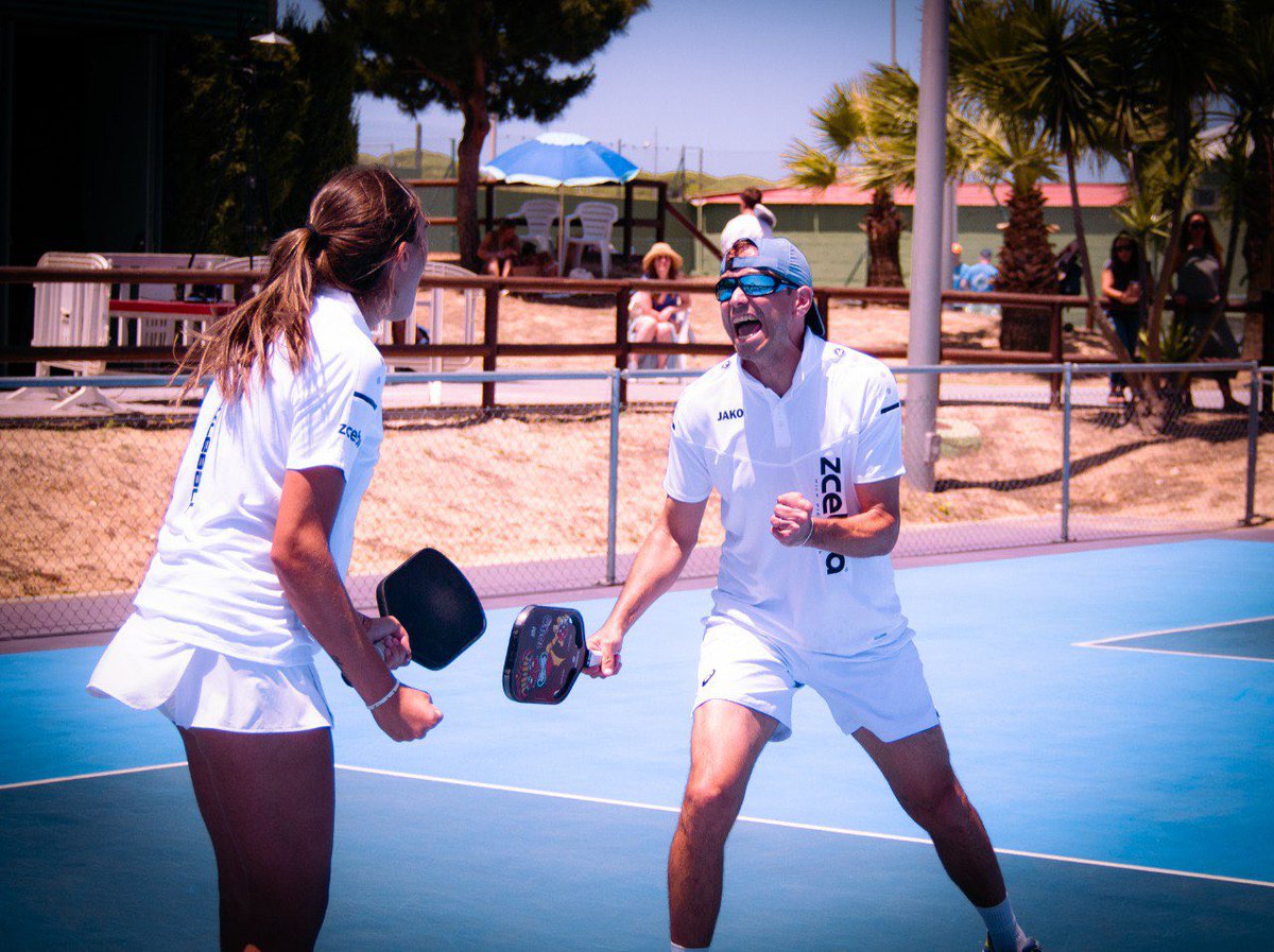 Zcebra_pb's tweet photo. 🇺🇸 “You’ll only know what it is once you’re inside…”

🇪🇸 “No sabrás lo que es hasta que no estés dentro…”

💥TEAM ZCEBRA💥

#teamzcebra #pickleballteam #pickleball #youarein #zcebra #zcebrapickleball #pickleballfamily https://t.co/RwDw5R9zmf