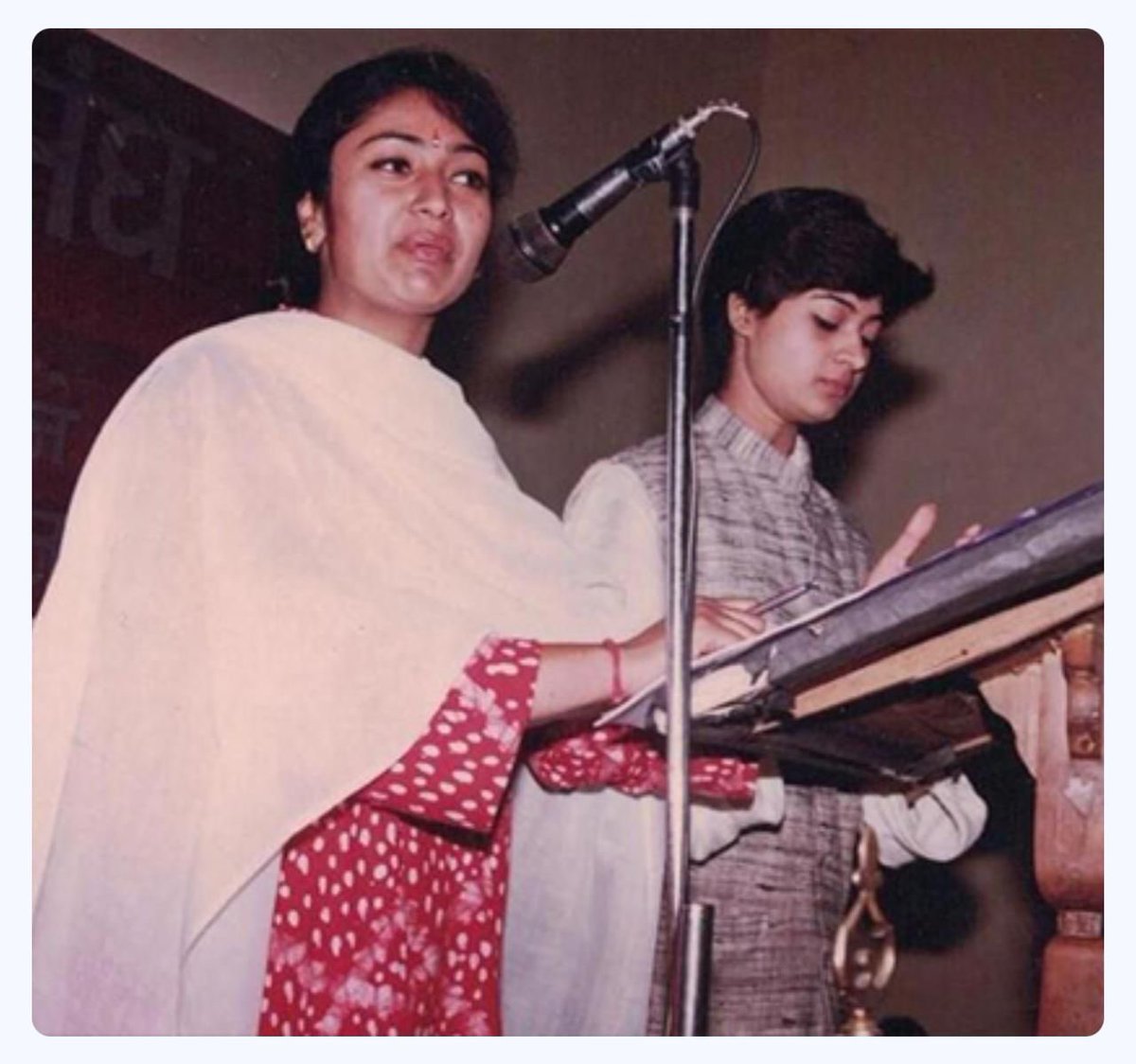 रेखा गुप्ता बनी दिल्ली की  मुख्यमंत्री 
#ABVP के माध्यम से उन्होंने छात्र राजनीति में प्रवेश किया।1995-96 में दिल्ली विश्वविद्यालय छात्र संघ  DUSU की सचिव बनीं। 1996-97 में दिल्ली विश्वविद्यालय छात्र संघ की अध्यक्ष बनीं।
#DelhiCM #DelhiNewCM #rekhagupta