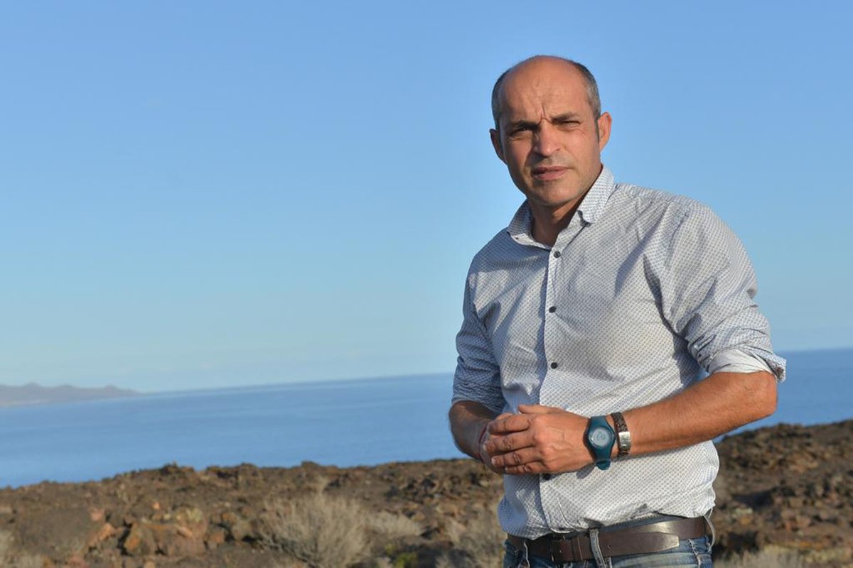 GacetaMeridiano's tweet photo. 📡Opinión #ElHierro por David Cabrera de León.

✍️La Restinga al límite.

👉https://t.co/cd0rAicm4v👈 https://t.co/1U93jesKQr