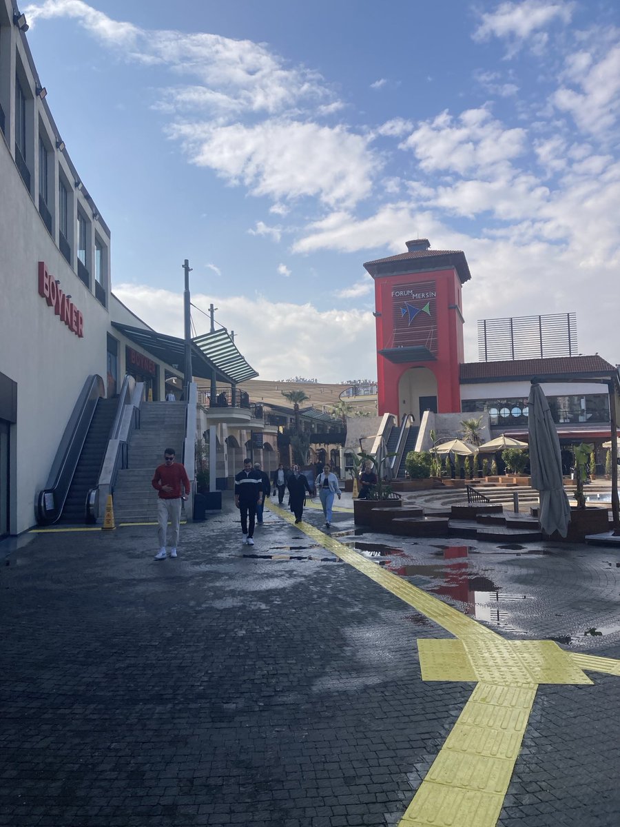 X: Hava soğuk mu ? 
Mersin: Yoğğğ sıcağ