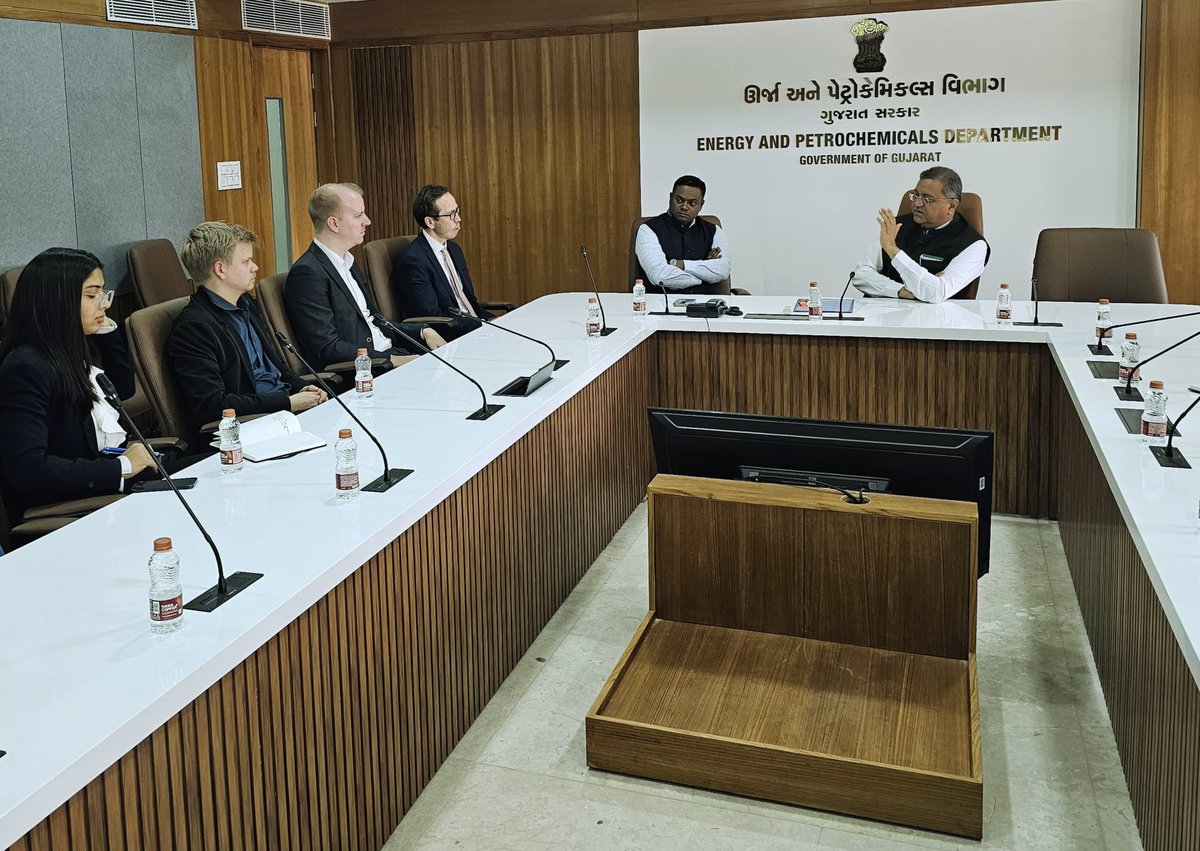 The Energy &amp; Petrochemicals Dept., Govt. of Gujarat, led by Shri S.J. Haider &amp; Shri Arun Mahesh Babu M.S., IAS, met with a high-level Danish delegation to discuss offshore wind energy development in Gujarat.
Strengthening 🇮🇳🤝🇩🇰 ties for a #CleanEnergyFuture!
#OffshoreWind  #SDG