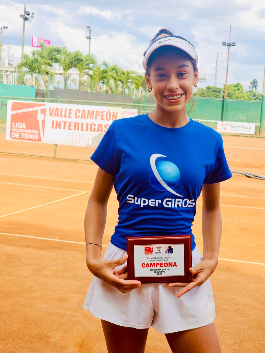 Manuela a sus 12 años, es campeona nacional, subcampeona suramericana y 3ra en el Mundialito Sub12. Hoy se consolida en la categoría Sub-14 como la mejor jugadora.

Con el apoyo de #SuperGIROS, competirá en + torneos nacionales e internacionales para seguir cumpliendo su sueño.