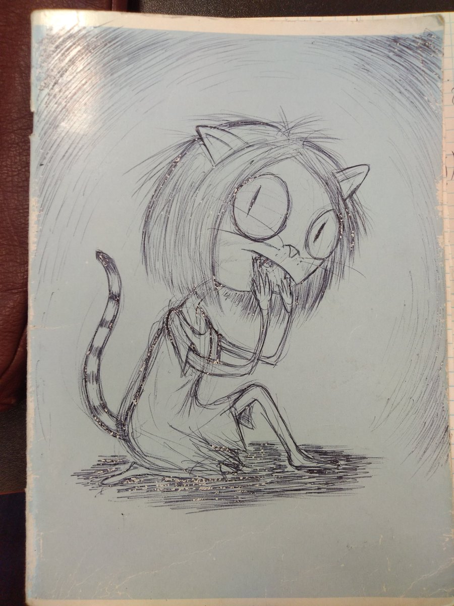 RoxRokuro's tweet photo. Sometimes you just get very bored at the university and just making your own notebook cover, and sometimes it’s some kitty critter little girl. And yes I’m doing a different bachelor now
#penart #traditionalart #doodle #creepycute https://t.co/DV8xoJTxMr