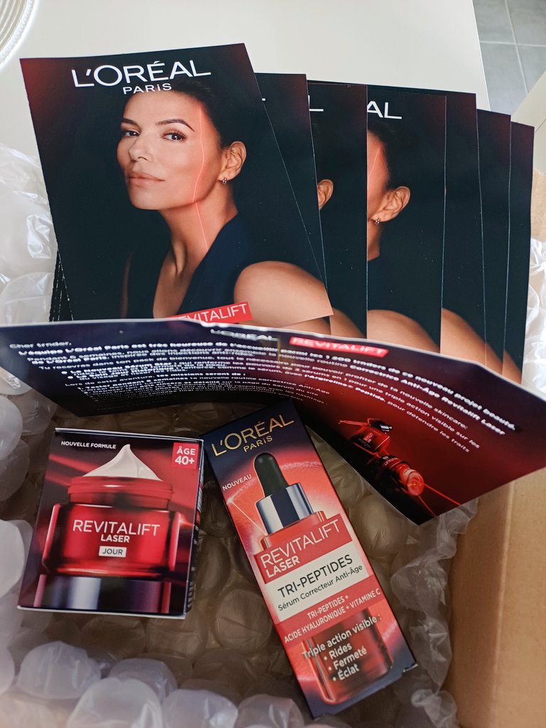 MaloumLouisa's tweet photo. Nouvelle collaboration avec @lorealparisfr
#skincare
#revitaliftlaser
#produitoffert https://t.co/Iml3XyZFqM