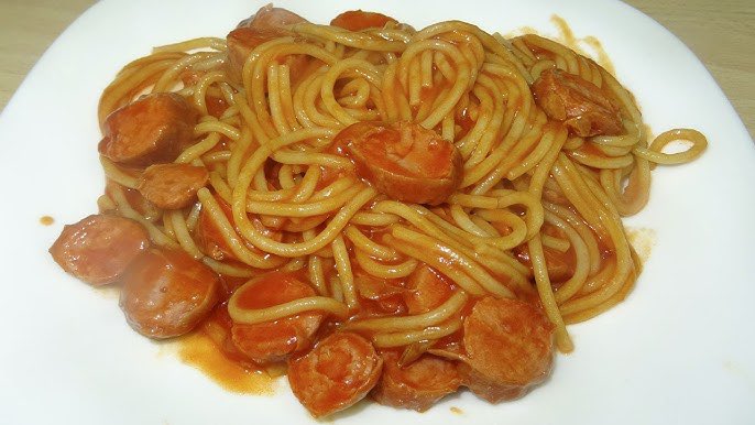 jpablo_bravo's tweet photo. @DescuentosRata Unos spaghetti con unas sausages salteadaa en ragu y laurel para darle mas toque gourmet 💅🏻 https://t.co/ypR8d4hqu9