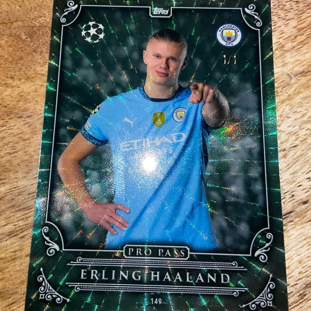 totalfootballgm's tweet image. Check out these photos from some of our incredible fans showing off their printed cards! #CardCollection