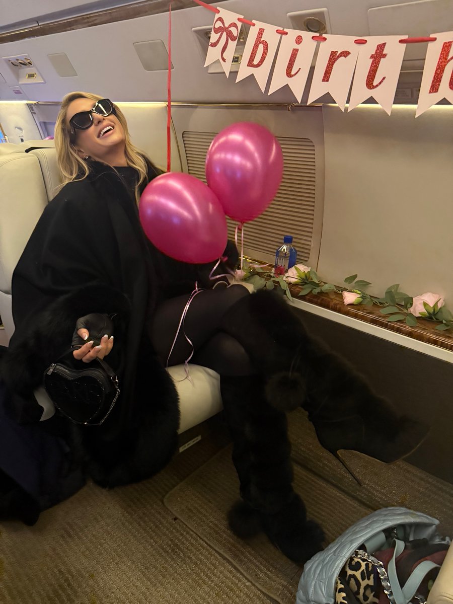 ParisHilton's tweet image. Moments from my birthday weekend 🥰