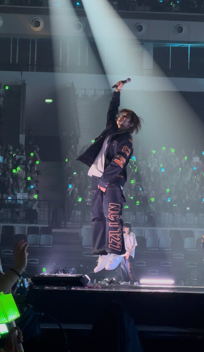 this is why i love yuta !!! he's always so appreciative of fans whether seated closest or farthest from the stage. his tiny hops and him staring at the top most floors, so cute &amp; so sweet 😭