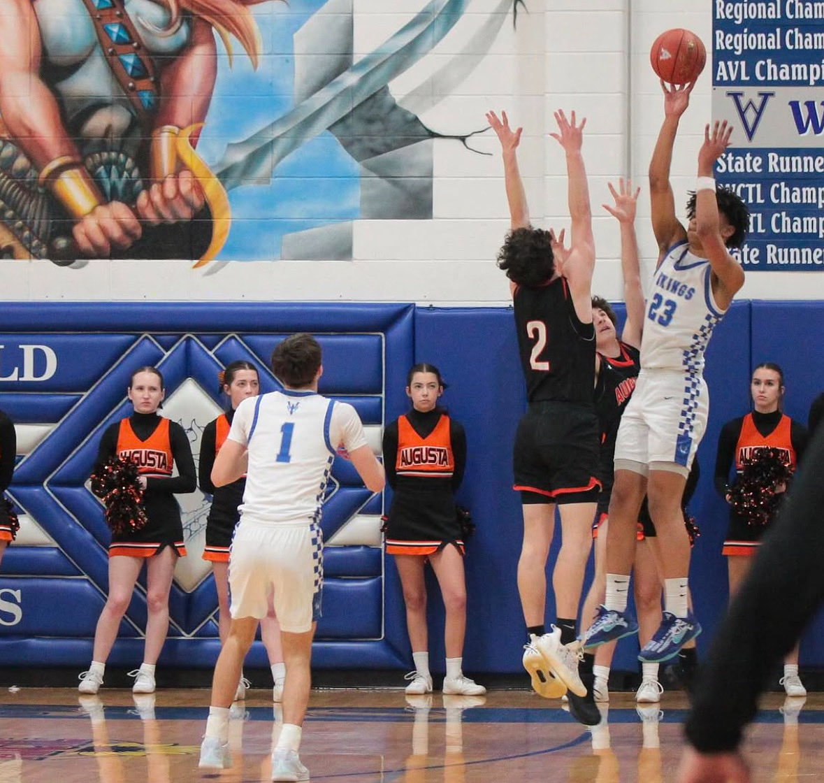 Winfield redeemed an early season loss Monday night with a 76-52 win over Augusta. The Vikings had lost 55-64 on December 20th earlier this year. That is a 33 point swing. They were led by senior Christian Moree (#23) and junior Evan Hutto (#1). Moree had 24 points, 13 rebounds,