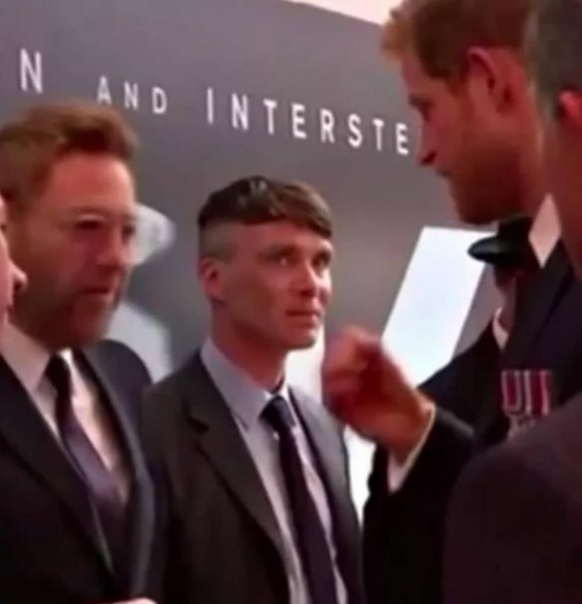 TrophyHusbandsP's tweet photo. It’s so crazy to force Irish people to meet the royal family. Y’all this is insane 
Just the mix of hate and discomfort is so awkward and funny at the same time.

https://t.co/2eVfFqR4LT https://t.co/M2MvLUQCoV