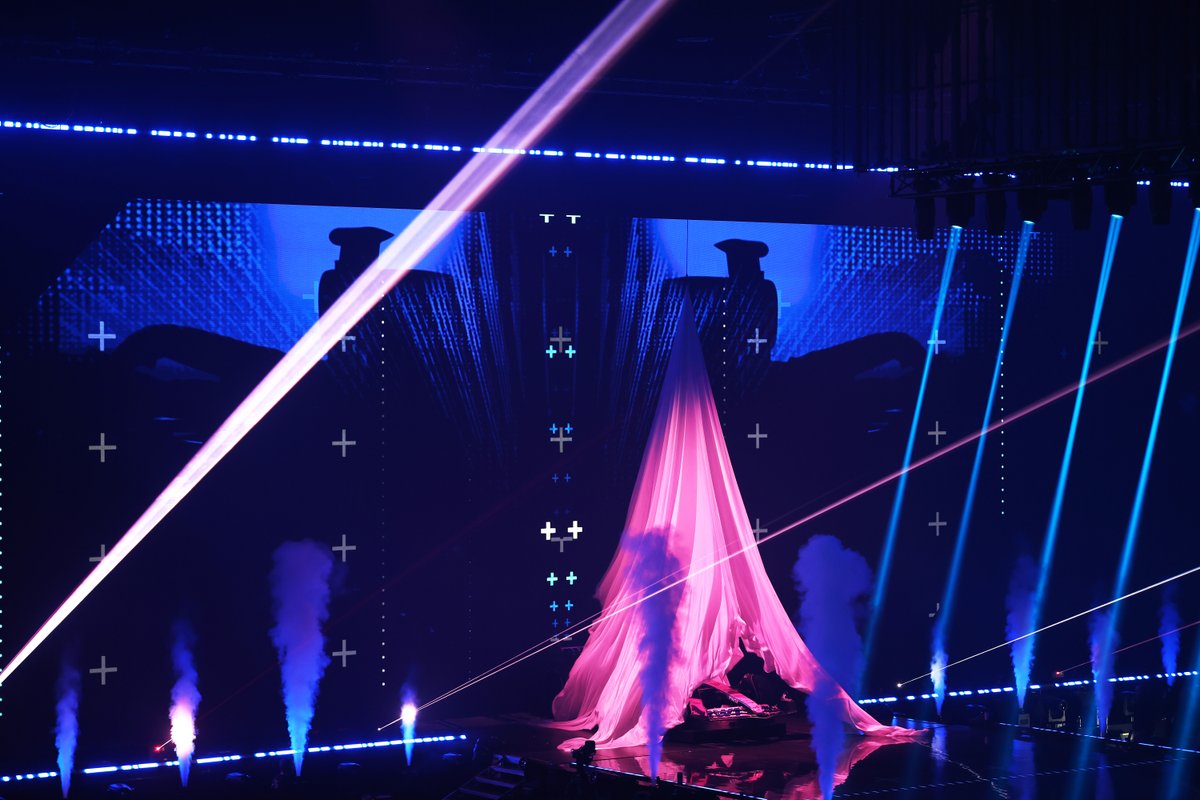 binance's tweet image. Kicking off the season in style with the inaugural #F175Live! 🤩

Together with @alpinef1team for the fourth consecutive year, we’re revved up for the 2025 season! 🏁

Can't wait to see you on the grid, @PierreGasly &amp;amp; @JackDoohan! 

First stop: Australia 🇦🇺