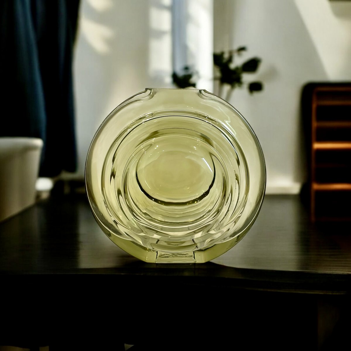 Camicoltd's tweet photo. ✨ Shape Your Space with Elegance! ✨
Our stunning Round Glass Vase brings modern sophistication to any corner. It's smooth curves and soft hue catch the light beautifully, making it the perfect centerpiece for your home.
#CamicoGlass #RoundVase #HomeDecor #GlassArt #elegant https://t.co/E4GcRAUR7N