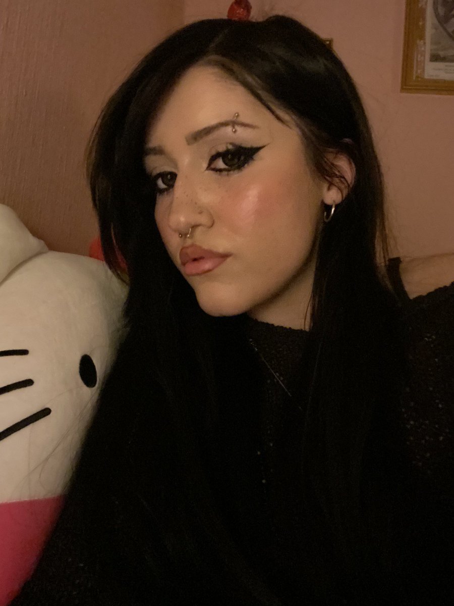 olivia tweet media