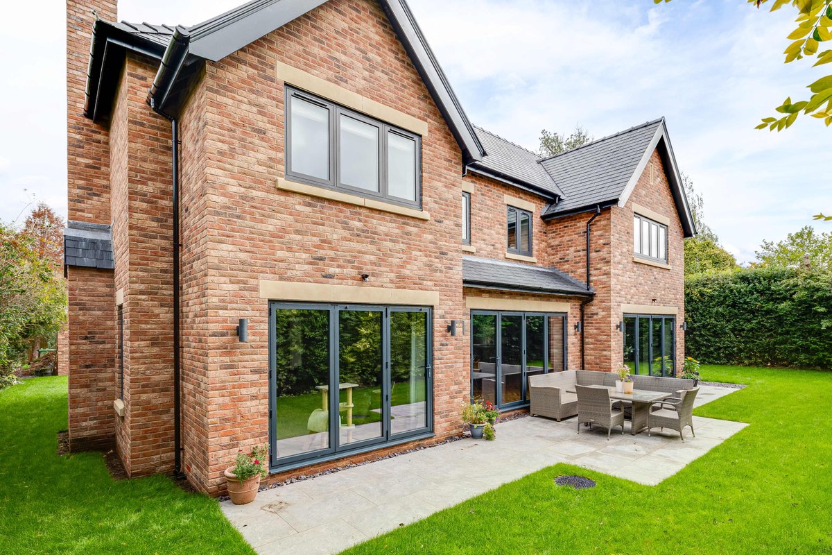 What makes them winners? Read Build It’s write up of last year’s Awards winners, including comments from our team on our win of Best Brick Home for beautiful Brightside. self-build.co.uk/what-makes-the…… #cbhomes #BuildIt #Awards #buildinghouses
