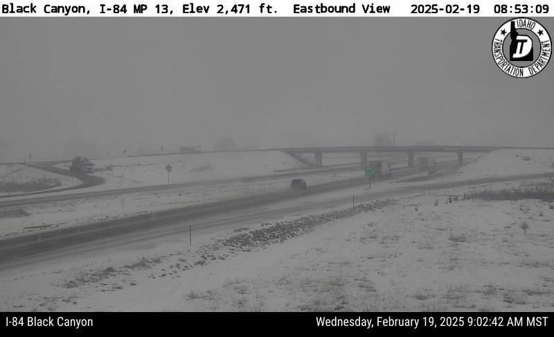 NWSBoise's tweet photo. ❄️🧊A Winter Weather Advisory has been issued for mixed precipitation (snow, freezing rain, sleet) until 3 pm MST. 

⚠️Slick snow covered roads will make travel difficult in some spots. Slow down and allow extra time if traveling in these areas! https://t.co/Lsb3INzkQO