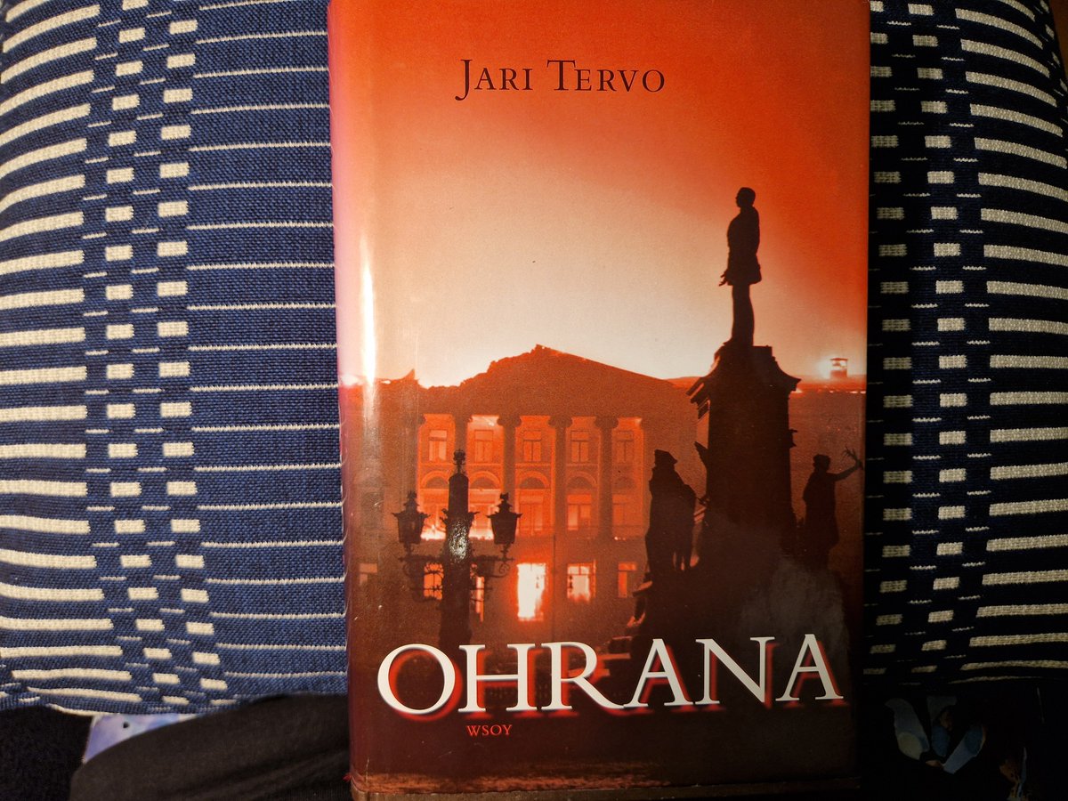 Suvi-Anne Siimes (@suviannesiimes) on Twitter photo Suosittelen kyllÀ erittÀin lÀmpimÀsti tÀtÀ <a href="/JariTervo1/">Jari Tervo</a> vuodelta 2006 perÀisin olevaa teosta Ohrana kaikille, jotka eivÀt ole sitÀ vielÀ lukeneet! Ja muille kerron, ettÀ se kestÀÀ toisenkin lukemisen aivan erinomaisen hyvin. Ja resonoi juuri tÀhÀn maailmanaikaan erinomaisen hyvin. Suosittelen kyllÀ erittÀin lÀmpimÀsti tÀtÀ <a href="/JariTervo1/">Jari Tervo</a> vuodelta 2006 perÀisin olevaa teosta Ohrana kaikille, jotka eivÀt ole sitÀ vielÀ lukeneet! Ja muille kerron, ettÀ se kestÀÀ toisenkin lukemisen aivan erinomaisen hyvin. Ja resonoi juuri tÀhÀn maailmanaikaan erinomaisen hyvin.
