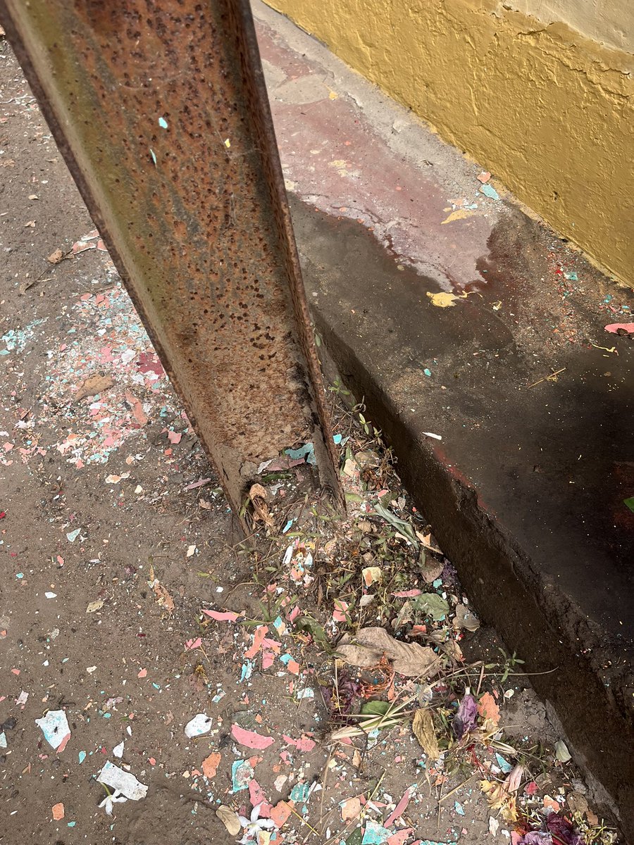SahooKalpataru's tweet photo. @tpnodl_balasore @TataPower 
Please look at below, this is concerning as this poll is near to a temple. Not sure it may cause some incidents in future.
#Sankharigada #near Manik temple #sujanpur #Bari https://t.co/yrNsjXr1qZ