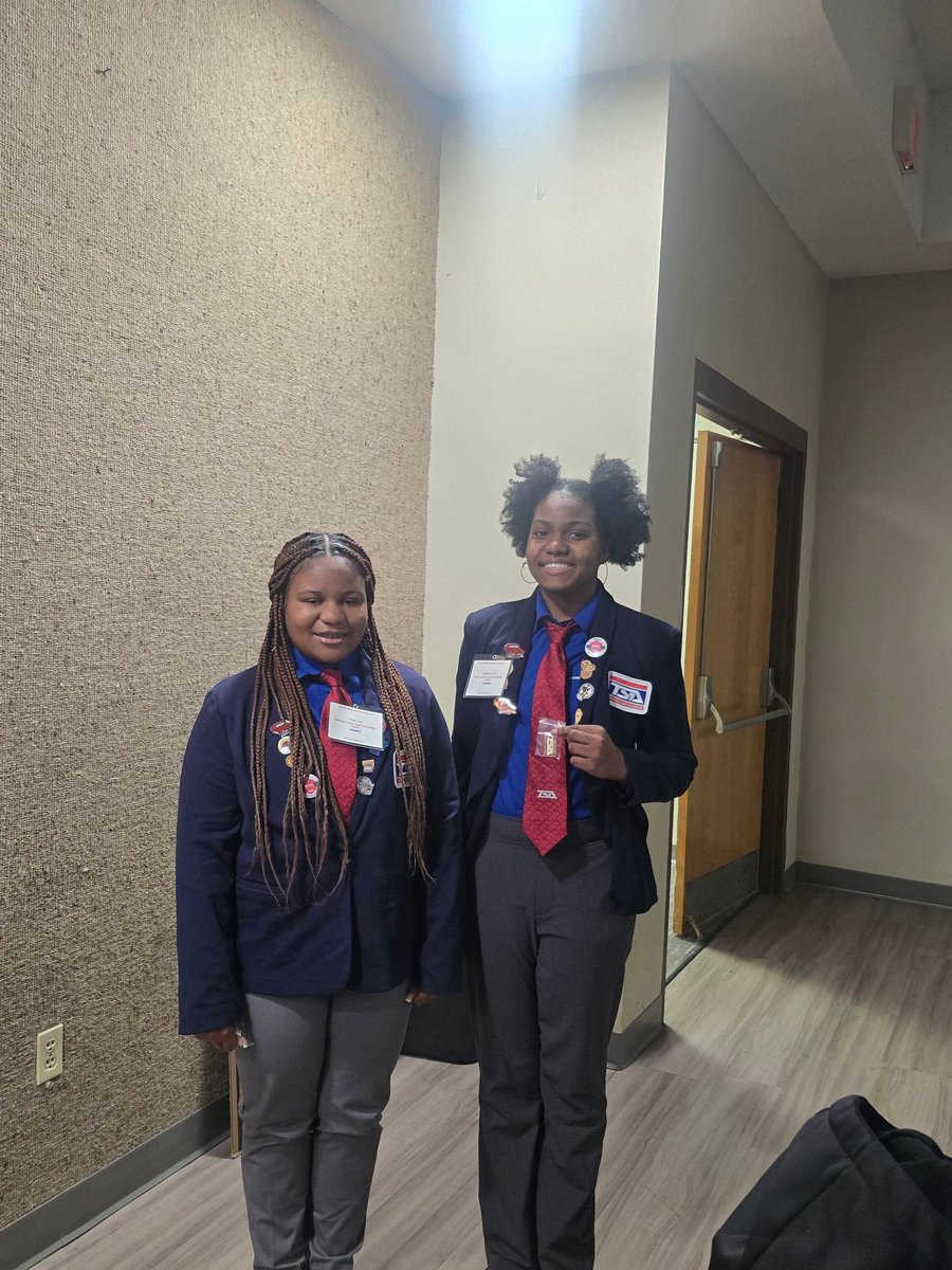 Starkville High School 🐝 tweet media