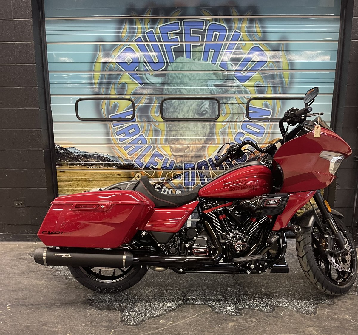BuffaloHarley's tweet photo. Inspired by baggers from the racetrack, the 2025 CVO Road Glide ST is constructed with innovative design, lightweight materials, and the most impressive high-performance components available.
#buffalo #milwaukee #WillieG #harley #harleydavidson #hdmuseum #buffaloharley #since1921 https://t.co/V0gvcR8CJ6